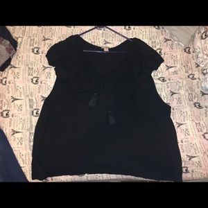 Sleeveless ruffle neck top size 4X
